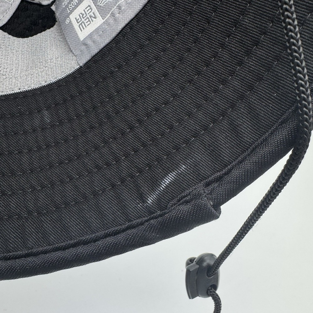 Pittsburgh Steelers New Era Black Bucket Hat Cap + Strap Black & White Logo - Picture 5 of 6